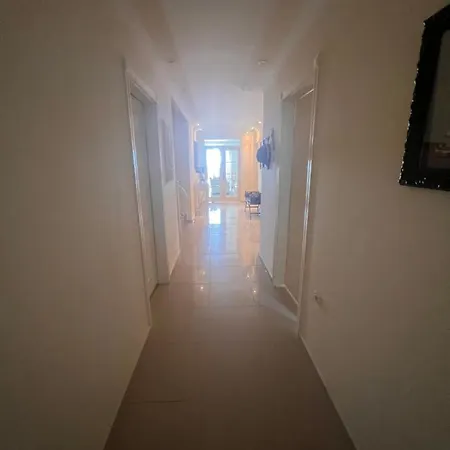 Resident Gold Bau 3 Apartment