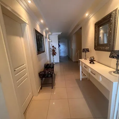 דירה Resident Gold Bau 3 *